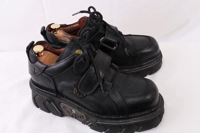 ニューロック スペイン製 43 27 5cm 位 NEW ROCK 厚底 黒 ベルト デザイン レザー ブーツ ラバーソール メンズ 中古 古着 eb716 27 5cm 売買されたオークション情報 Yahoo オークション 旧ヤフオク の商品情報をアーカイブ公開 - オークファン aucfan com