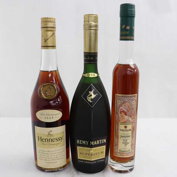  3本セット/ブランデー各種 ヘネシー VSOP スリムボトル 40％ 700ml等 K20K170001(セット、詰め合わせ)｜売買されたオークション情報、yahooの商品情報をアーカイブ公開 - オークファン セット、詰め合わせ