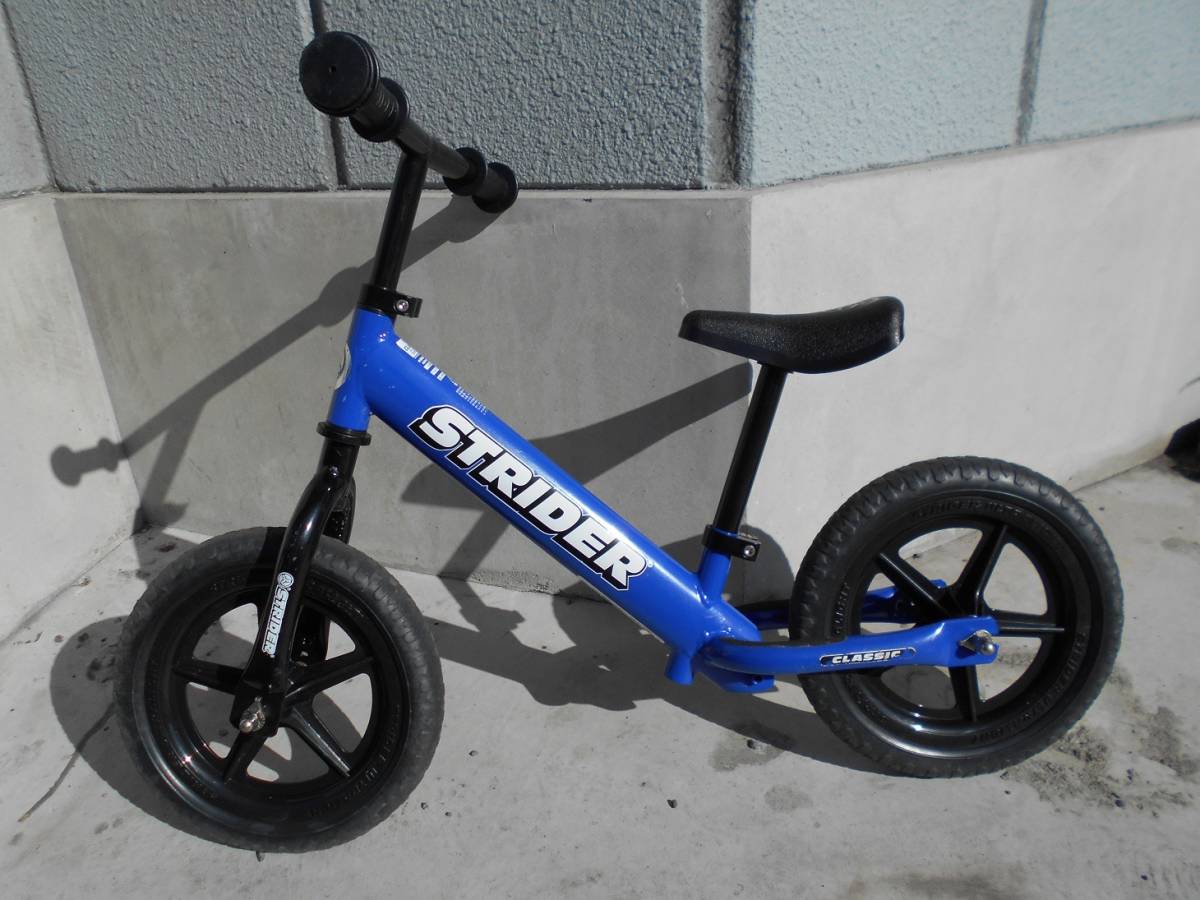 【人気セール，最新作】 ストライダー クラシックモデル ブルー(ペダルなし自転車、バランスバイク)｜売買されたオークション情報、yahooの商品情報をアーカイブ公開 - オークファン ペダルなし自転車、バランスバイク