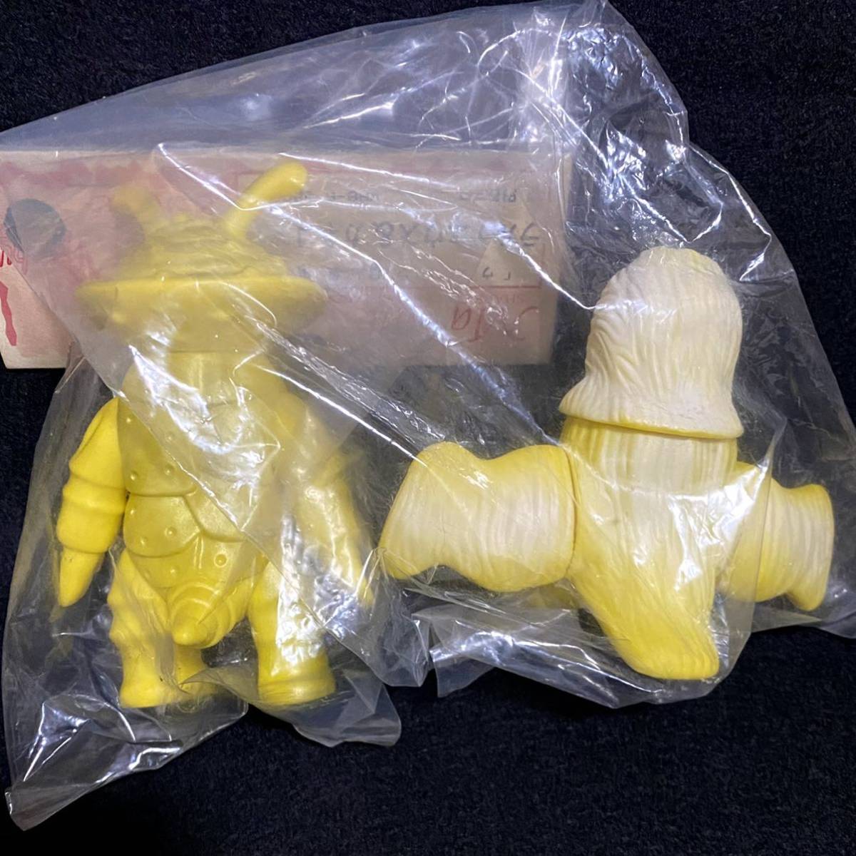 マーミット ラルゲユウス ＆ カネゴン ソフビ ビニパラベビー