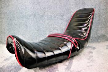  XJR400R 後期 三段 シート 黒 赤 エナ 36cm / 完成品 補強入り エナメル4HM9 RH02Jアンコ抜き98 08年式 40㎝タックロール 外装 チョビサン(社外品)｜売買されたオークション情報、yahooの商品情報をア ヤマハ用