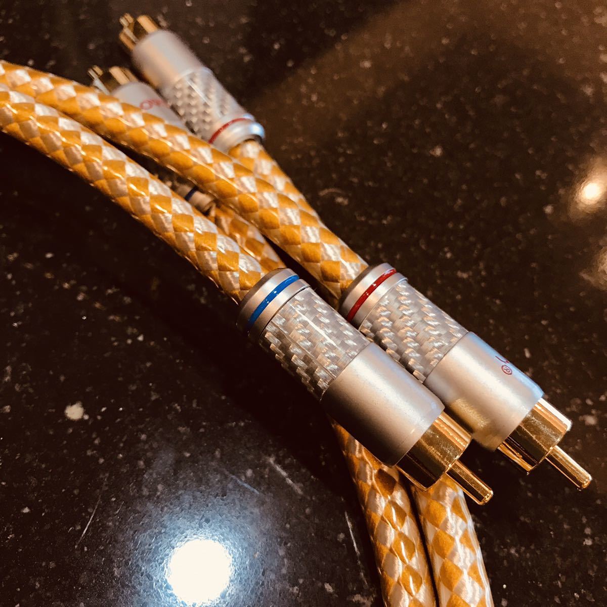 最高級RCAケーブル 58万 訳ありR4545 このクラスになると更に月 61万