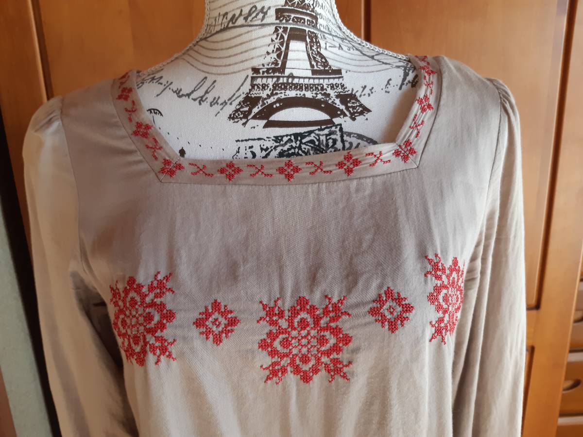 ハグオーワー Hug O War 赤いクロス刺しゅうのアンティーク風ワンピース 雅姫さん その他 売買されたオークション情報 Yahooの商品情報をアーカイブ公開 オークファン Aucfan Com