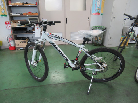 『現地引取、現金払い限定』高槻市の放置自転車対策リサイクル販売　№１　Bianchi（KUMA)_1