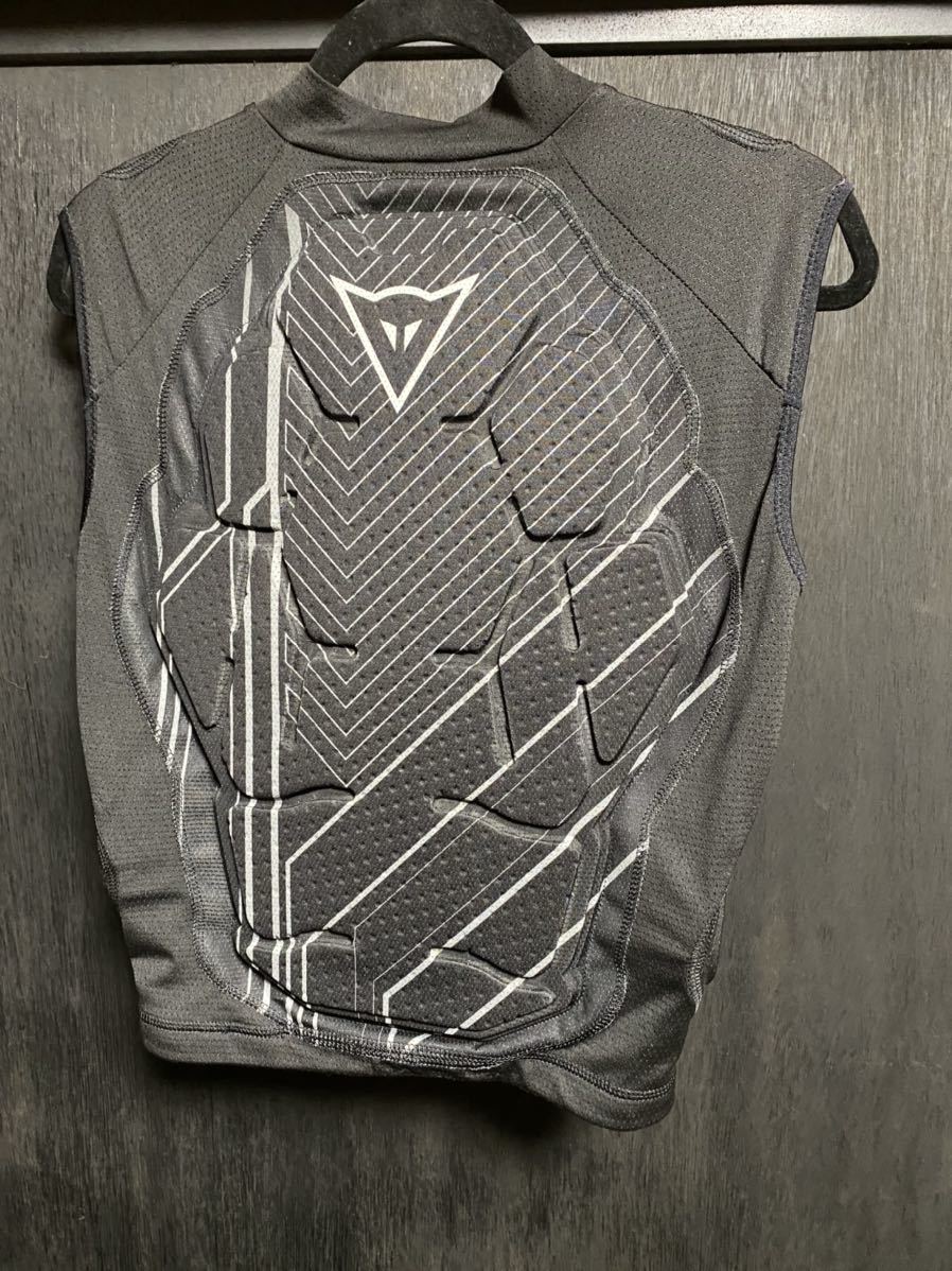 定番，人気SALE DAINESE ダイネーゼ バックプロテクター Sサイズ(プロテクター)｜売買されたオークション情報、yahooの商品情報をアーカイブ公開 - オークファン プロテクター