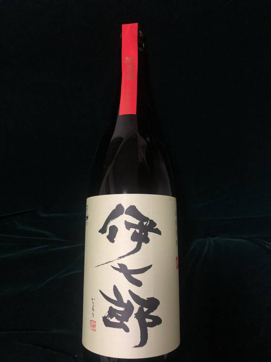 伊七郎 1800ml 鹿児島酒造 25度 本格焼酎 いひちろう : 芋焼酎 720ml 芋 ：