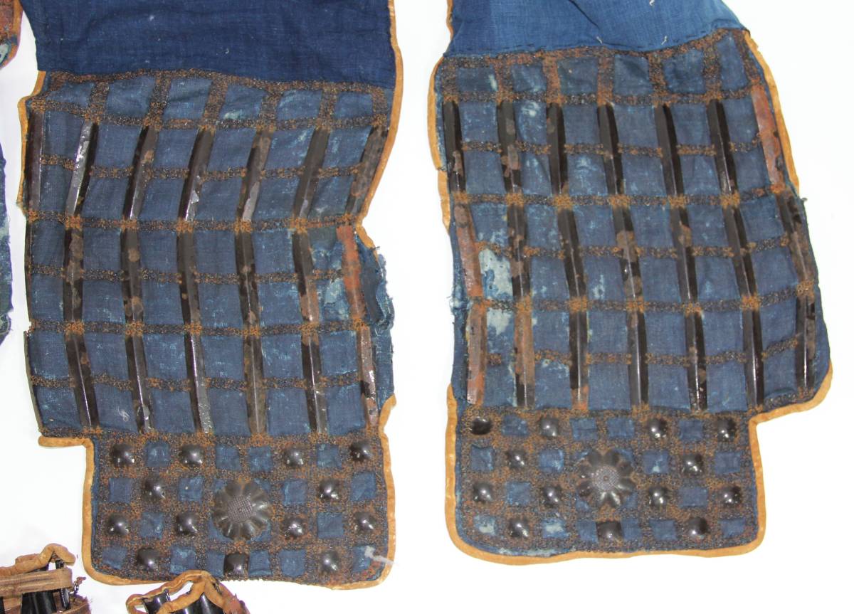 桃山時代 江戸時代 鎧 の 籠手 佩楯 脛当て 三具 甲冑 越中鎧 甲冑 兜 鎧 売買されたオークション情報 Yahooの商品情報をアーカイブ公開 オークファン Aucfan Com