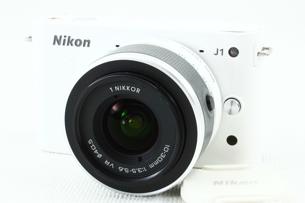 美品◆Nikon ニコン 1 J1 ズームレンズキット ホワイト◆1010万画素 ミラーレス/a-6850