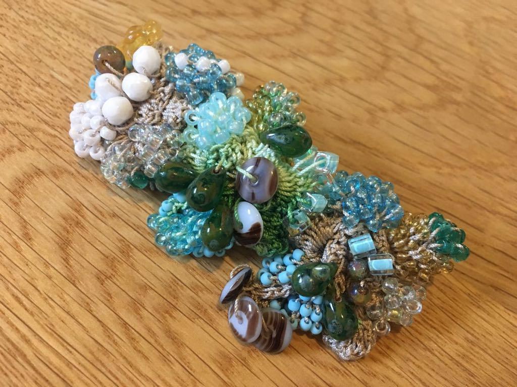 美品 an eddy 蓮沼千紘 ビーズ バレッタ 髪飾り 髪かざり 髪どめ アクセサリー ブローチ アンエディ an/eddy 成人式 chara 耳に咲く花