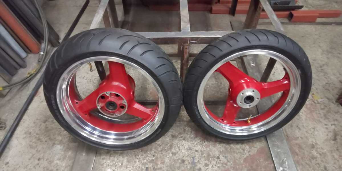 ZX12R純正ホイールポリッシュ加工