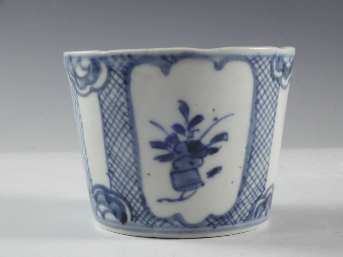 蕎麦猪口 染付 古伊万里 江戸後期 窓絵 見込み そば猪口 枠絵花菖蒲