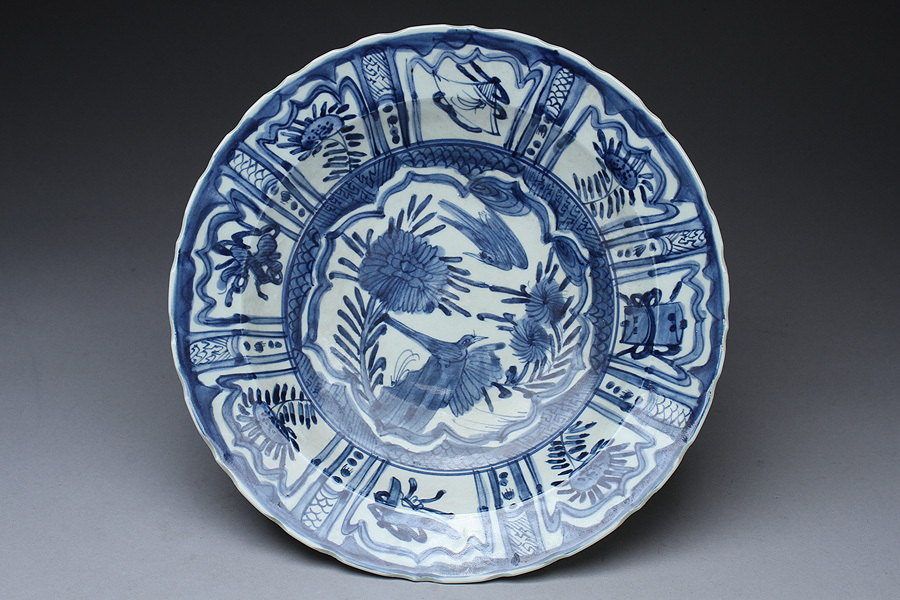 文化遺産オンライン 青花鳥文皿 | 色絵花鳥図平鉢 天啓花蝶7寸輪花深皿