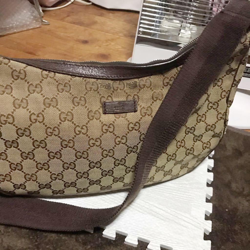 正規品GUCCI 斜め掛けショルダーバッグ
