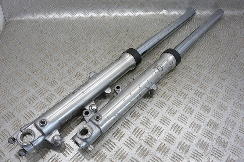 Yahoo!オークション - フロントフォーク 「sr400 rh01」の落札 1JR 