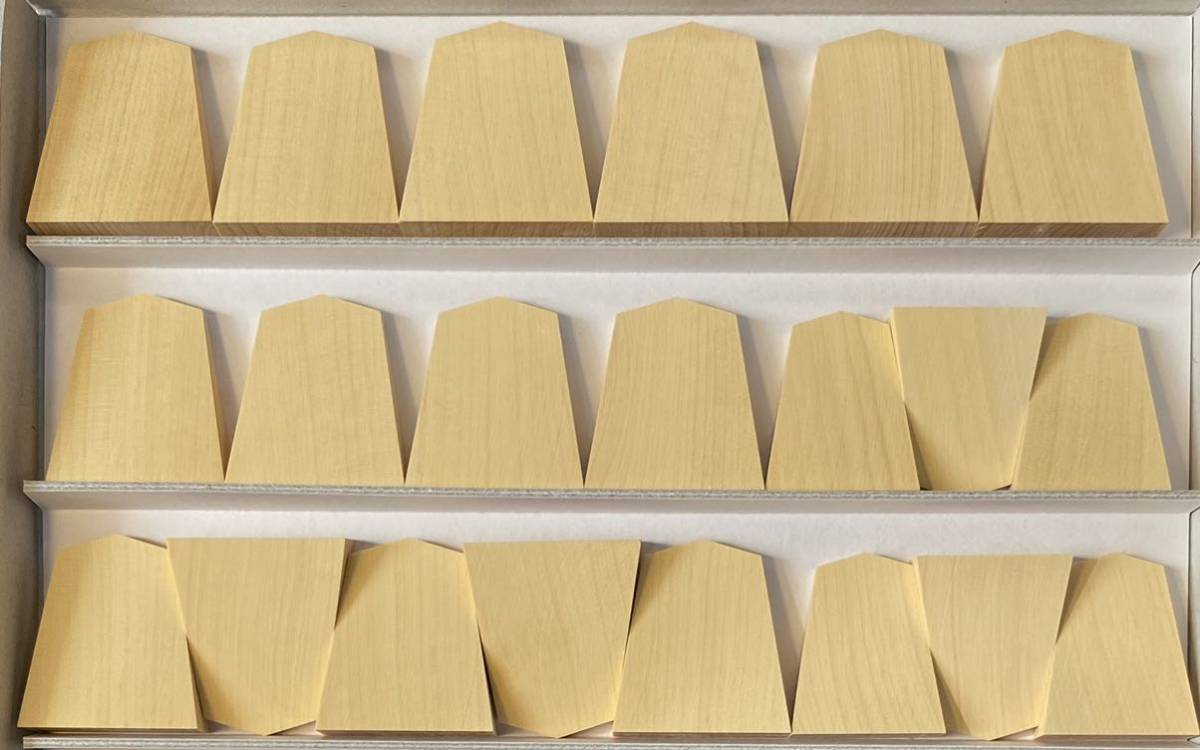 《柾目①》大振 駒木地 平箱付き 御蔵島 本黄楊 将棋駒　将棋駒木地_3