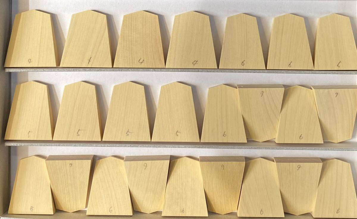 《柾目①》大振 駒木地 平箱付き 御蔵島 本黄楊 将棋駒　将棋駒木地_4