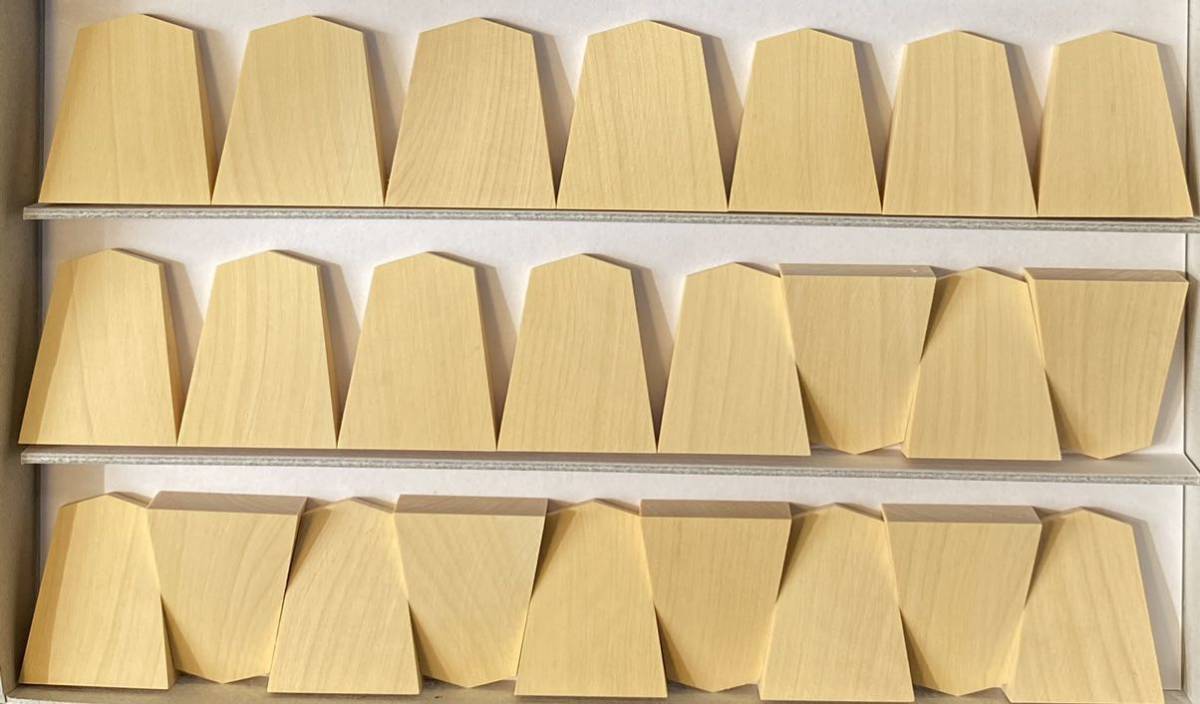 《柾目①》大振 駒木地 平箱付き 御蔵島 本黄楊 将棋駒　将棋駒木地_5