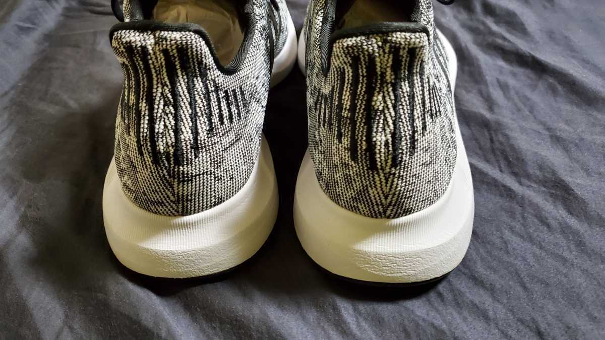 アディダス スウィフトラン 27.0cm グレー×ブラック adidas - adidas 