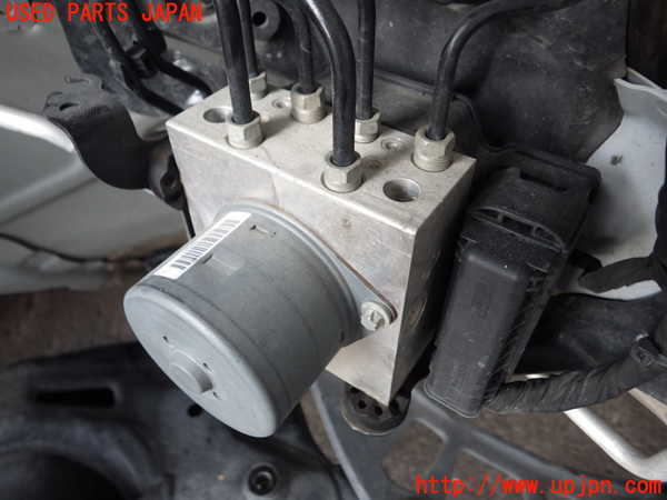2UPJ-67274040]BMW ミニ(MINI)クーパーD クロスオーバー R60 (XD20F)ABSアクチュエーター 中古