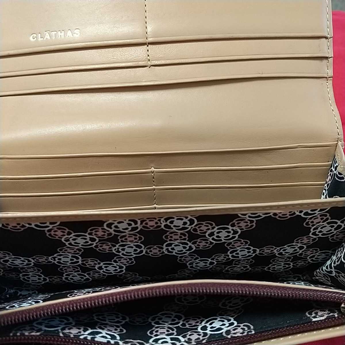 ☆クレイサス CLATHAS エナメル カメリア型押し 長財布 がま口付き 