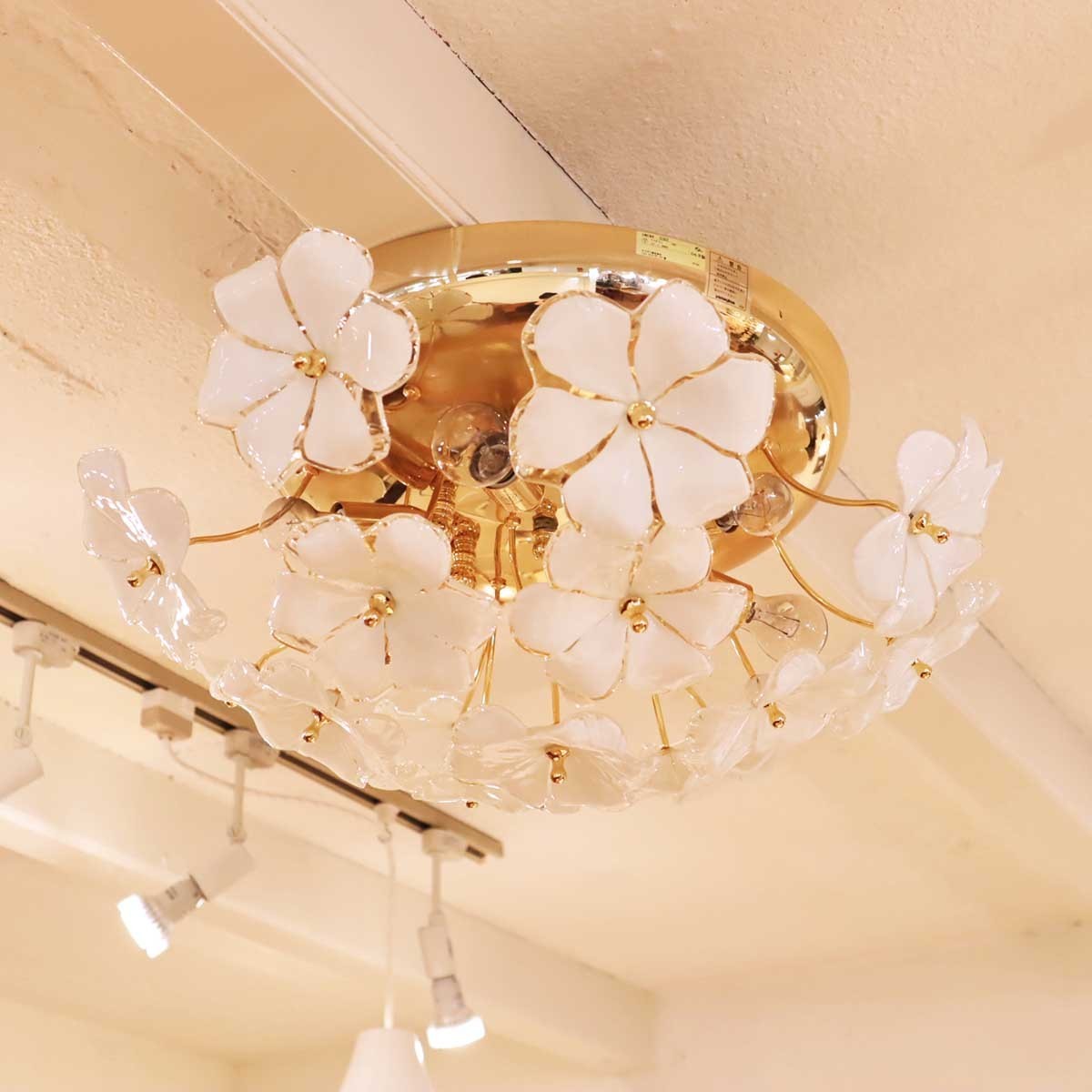 レトロ 照明 ヤマギワ フラワー型シェードのシャンデリア ヤマギワ