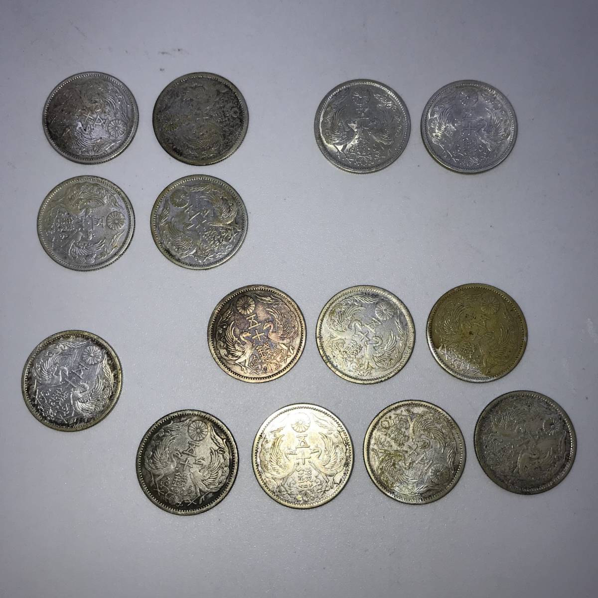 小型50銭銀貨 鳳凰 美品 50銭 | 近代銀貨 まとめの中古品 -小型50銭