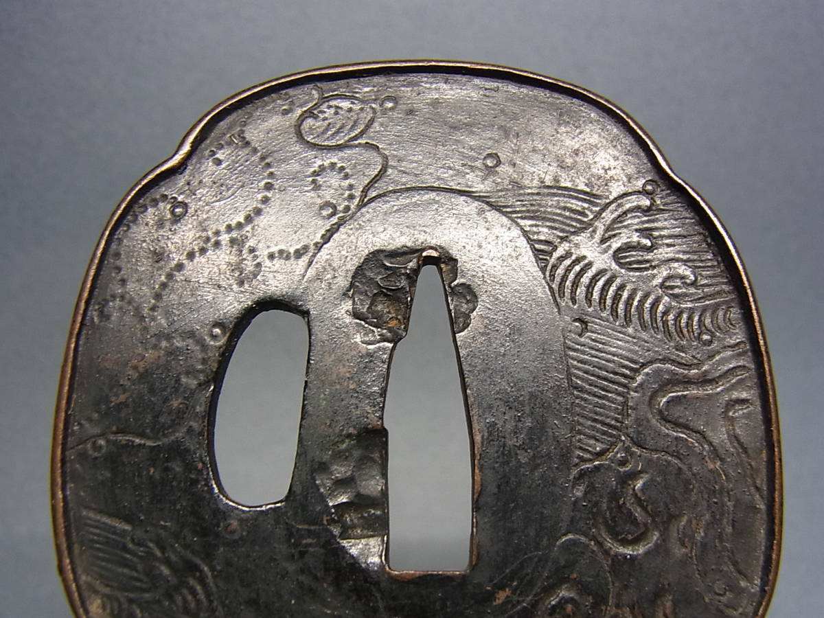 販売品 古金工特別編集 鐔 刀装具 無銘 鍔 木瓜形赤銅魚子地高彫金