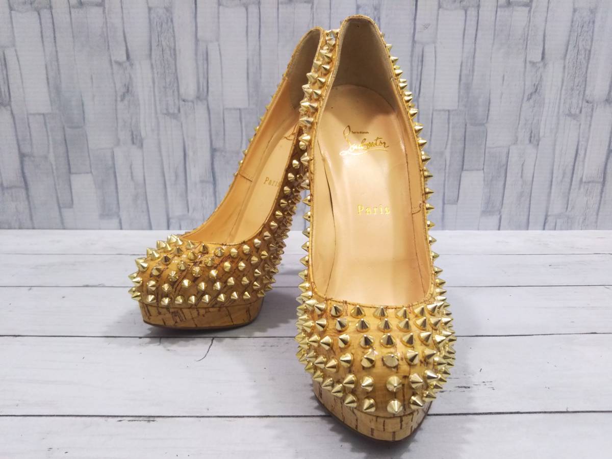 Christian Louboutin クリスチャンルブタン パンプス スパイクスタッズ コーティングコルク ハイヒール サイズ 39 ベージュ 店舗受取可