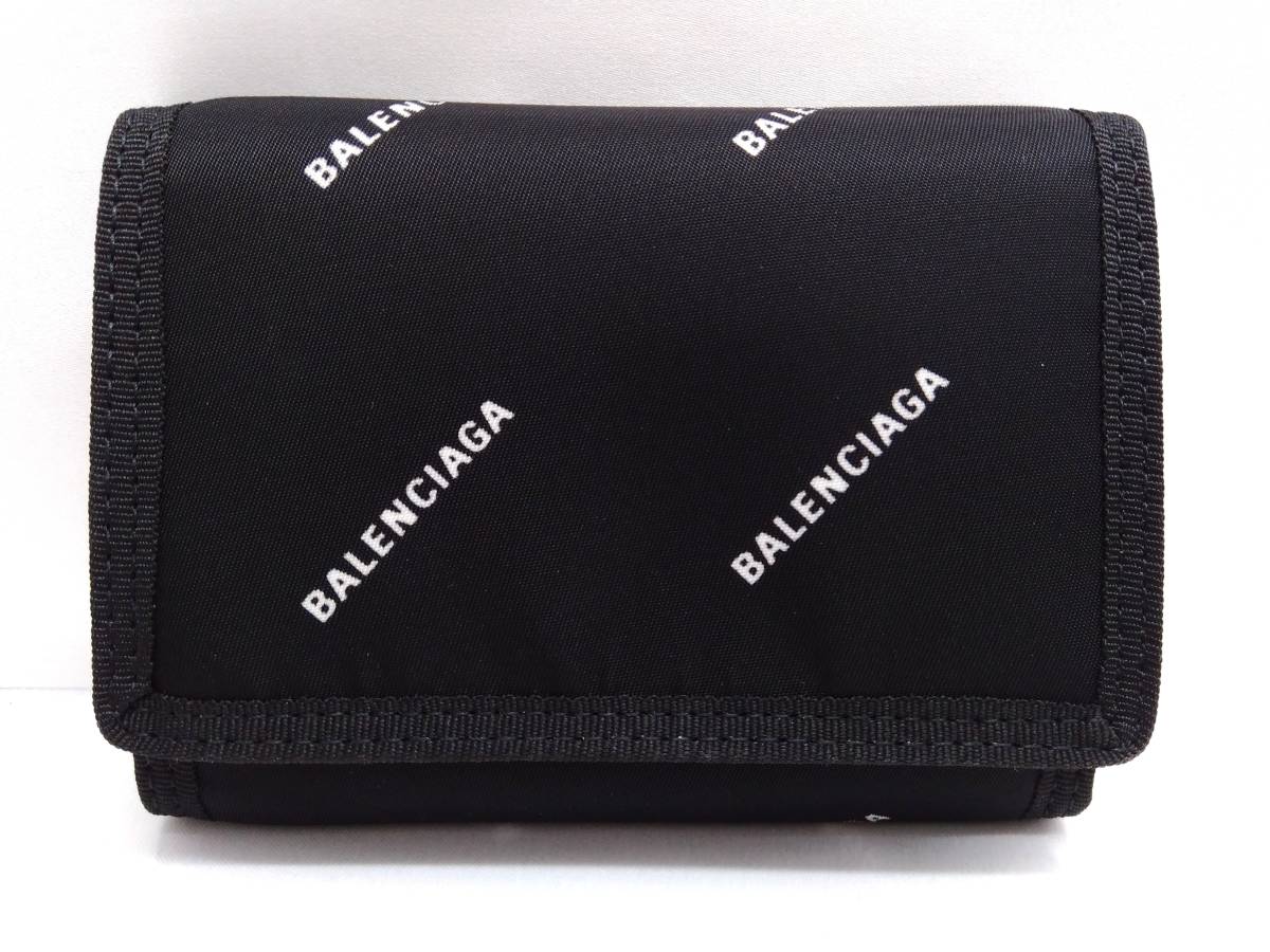 【大得価，爆買い】 最終セール 箱 保存袋 付 BALENCIAGA バレンシアガ エクスプローラ 507481 ロゴプリント 三つ折り財布 店舗受取可 2022年7月上旬ま(バレンシアガ)｜売買されたオークション情報、yahooの商品情報を その他