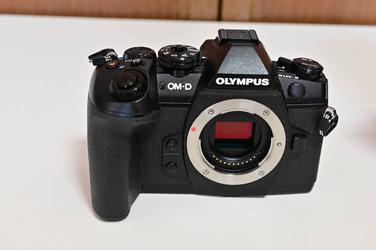 美品】OLYMPUS E-M1 MK2+望遠ズームレンズ（14-150mm F4-5.6Ⅱ
