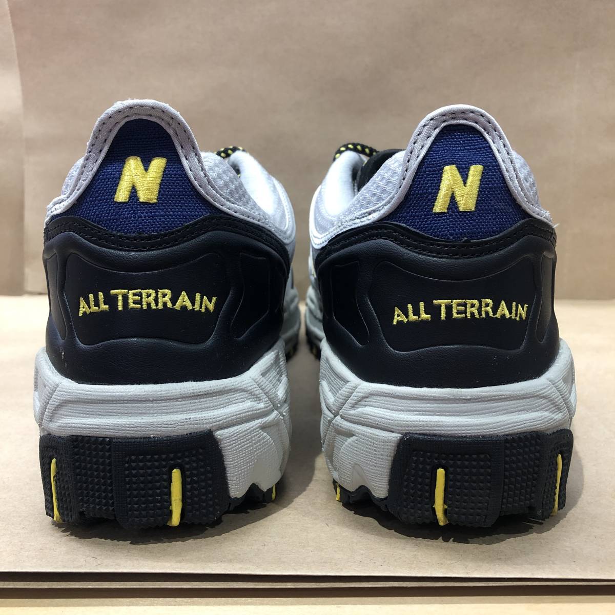 ニューバランス New Balance Newbalance US10.5 - メルカリ m801at 