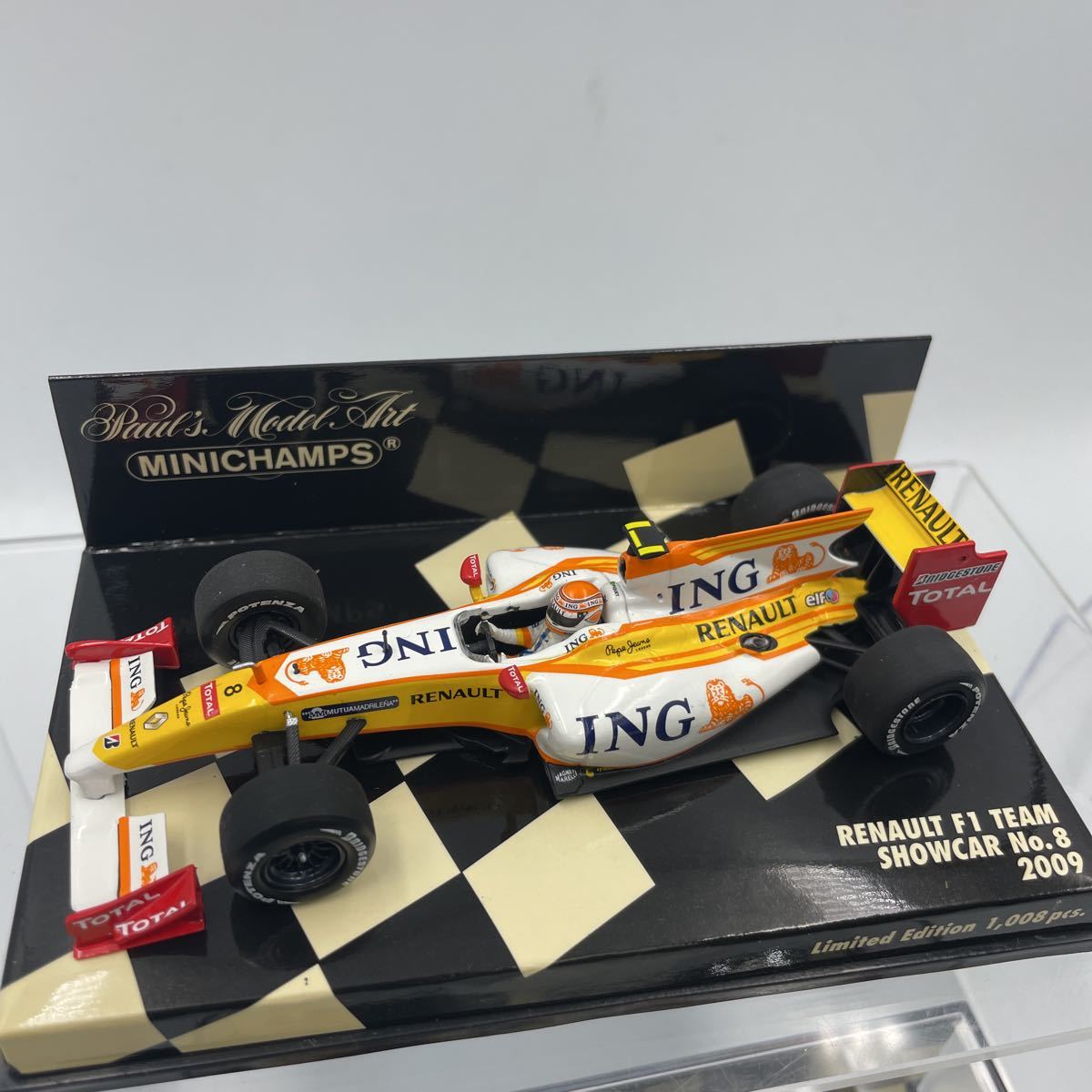 Minichamps 1/43 ING Renault F1 R29 N. Piquet Jr. - 2009 Showcar
