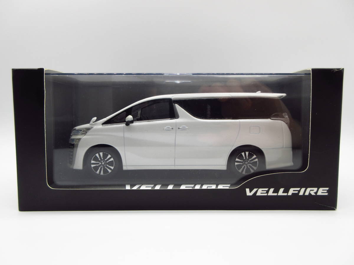 ヴェルファイア　３０系後期 カラーサンプルミニカー　色見本　ホワイト 1/30 トヨタ 新型ヴェルファイア 後期 VELLFIRE カラーサンプル 非売品