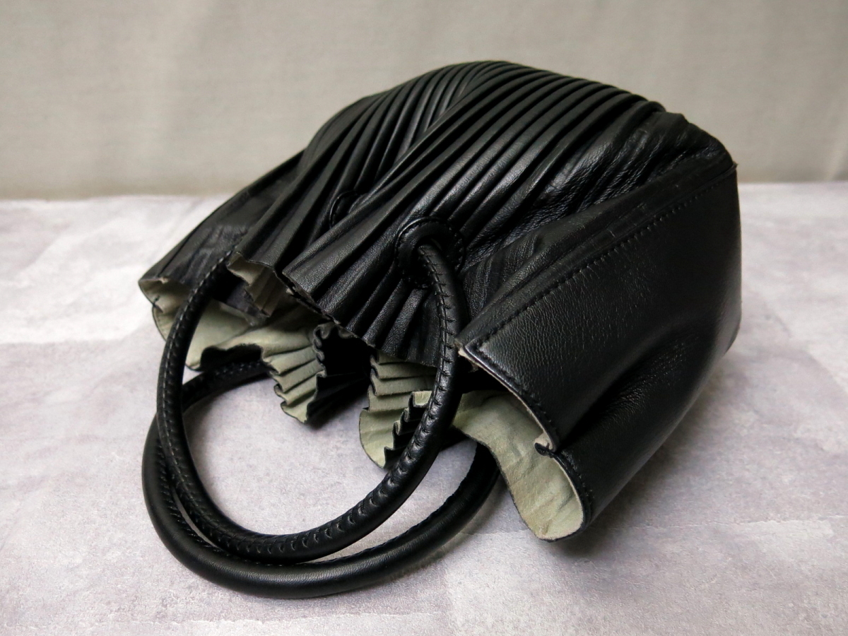 ○超美品○GIORGIO ARMANI ジョルジオ アルマーニ○カーフ レザー 本革 