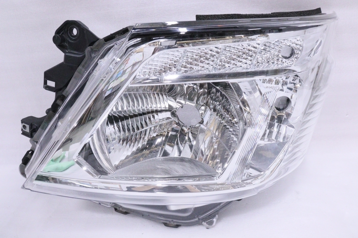 16-348★美品★後期 ハロゲン E26 NV350キャラバン★左ヘッドライト ICHIKOH 1946 打刻:A メッキ ★日産 純正 (DM)