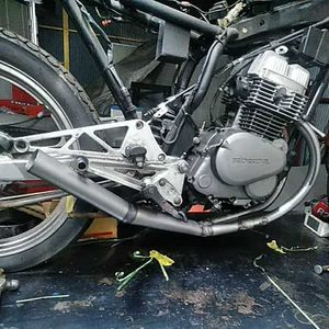 CB125T マフラーのYahoo!オークション(旧ヤフオク!)の相場・価格を見る