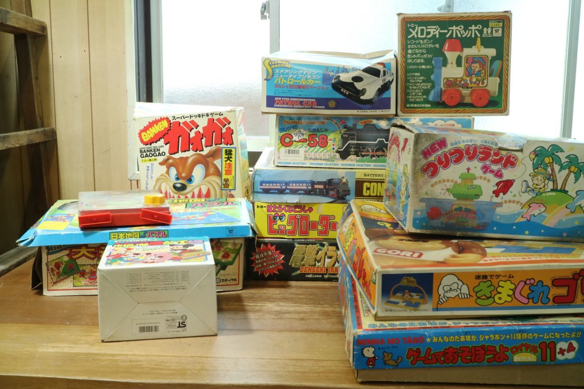 本州 大量 おもちゃ まとめ売り ガオガオ パトカー 機関車 アンパンマン ビッグローダー 電撃イライラ棒など ジャンク Za1610 ビンテージ 売買されたオークション情報 Yahooの商品情報をアーカイブ公開 オークファン Aucfan Com