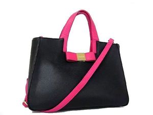 ｄａｚｚｌｉｎ バッグの値段と価格推移は 6件の売買情報を集計したｄａｚｚｌｉｎ バッグの価格や価値の推移データを公開