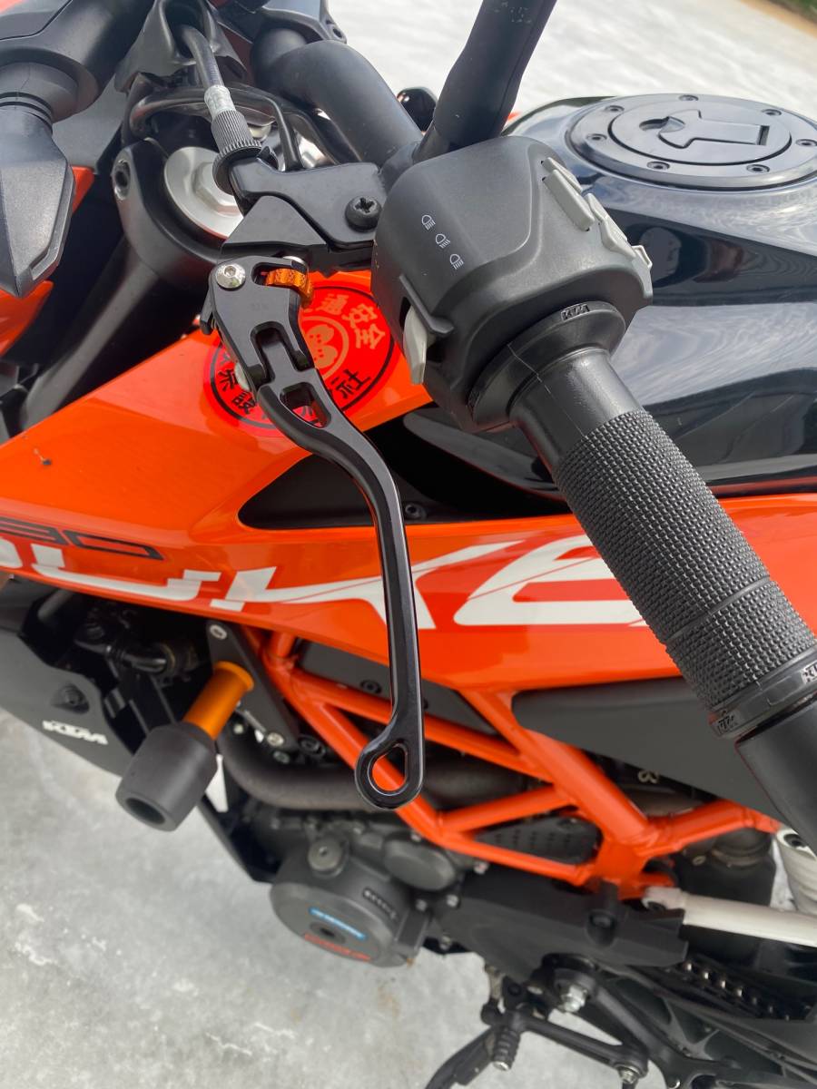 0 | KTM 1 ⁄ Duke Guide DUKE⁄KTM - Total 390DUKE Motorcycle DUKE