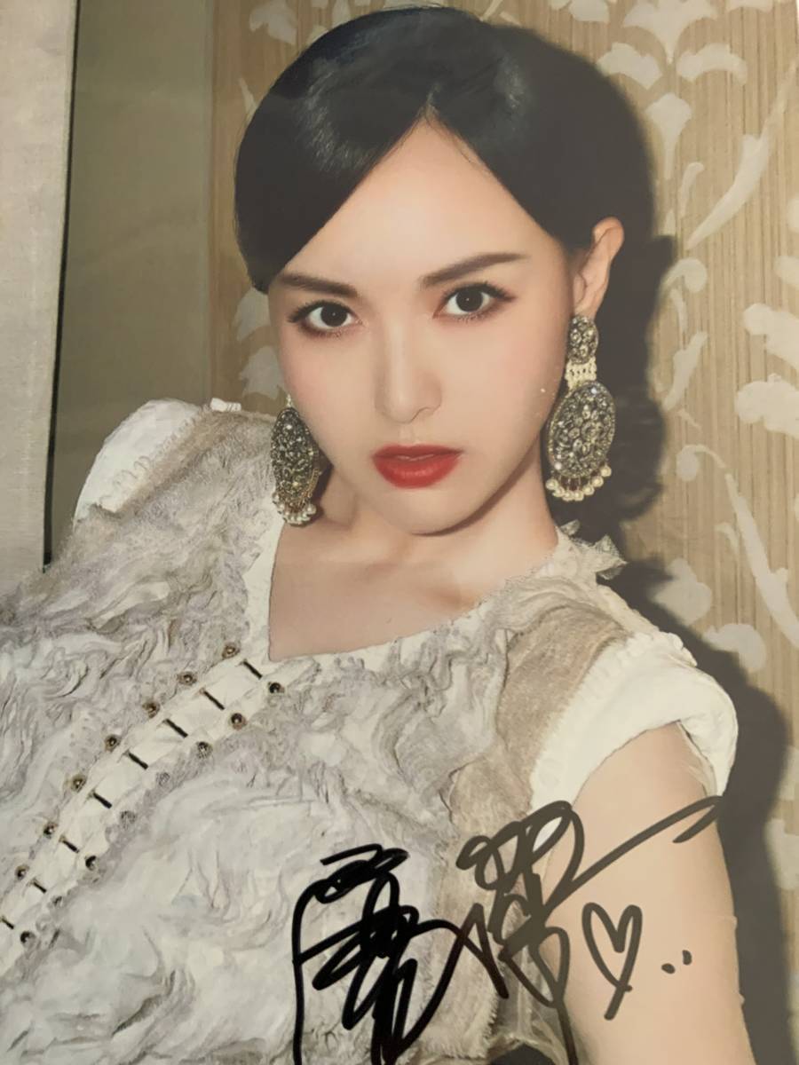 中国女優 ティファニー タン 直筆サイン 金蘭良縁 王女未央-BIOU 燕雲