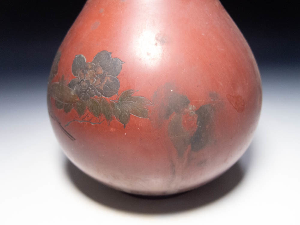 | 正晴堂 - 国内外の優れた伝統工芸品 彫金花器『吉祥夫婦鶴』 花器 松美堂 花瓶 : 花みつぼ 斑紋ガス青銅色 高岡銅器 [ 唐物骨董 青銅器 獅子