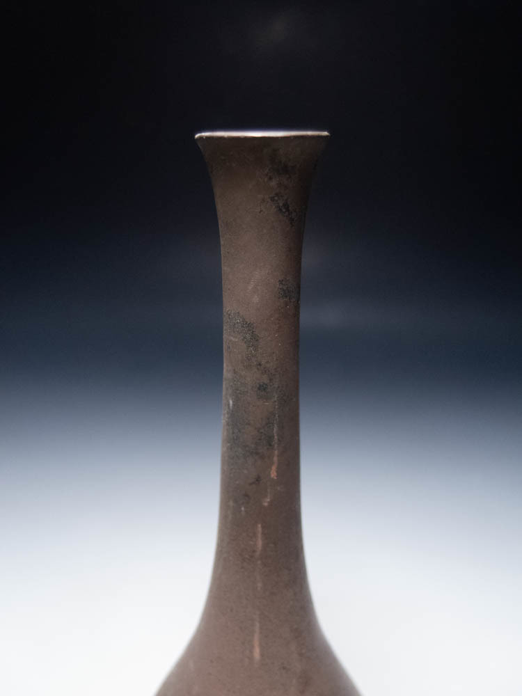 | 正晴堂 - 国内外の優れた伝統工芸品 彫金花器『吉祥夫婦鶴』 花器 松美堂 花瓶 : 花みつぼ 斑紋ガス青銅色 高岡銅器 [ 唐物骨董 青銅器 獅子