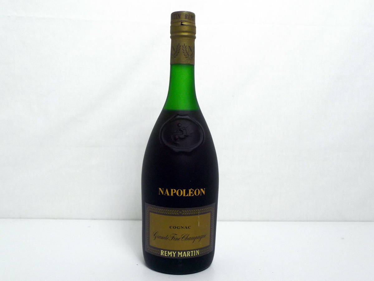 k9007　レミーマルタン REMY MARTIN NAPOLEON 700ml　40度　未開栓　古酒　 60サイズ発送　