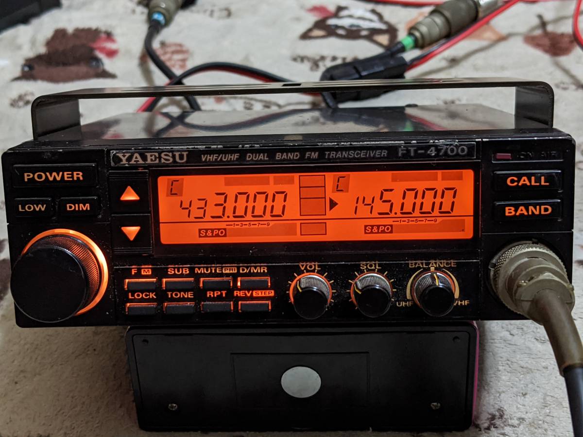 YAESU FT-4700 デュアルバンドFM受信機 YAESU FT 4700 デュアルバンド