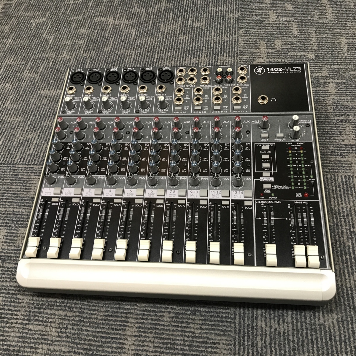 Mackie 1402-vlz3 14ch アナログミキサー 中古品 ser. 2033917AVBX0135