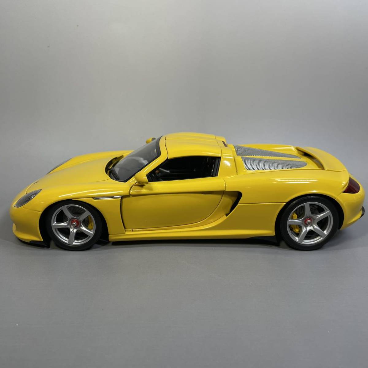 ◎ ② MINICHAMPS 1/18 PORSCHE CARRERA GT ポルシェ 0 Porsche 1&frasl;18 Metallic Irish 1