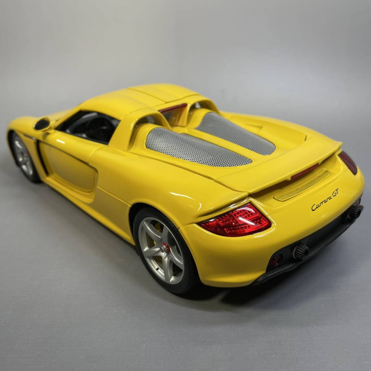 ◎ ② MINICHAMPS 1/18 PORSCHE CARRERA GT ポルシェ 0 Porsche 1&frasl;18 Metallic Irish 1