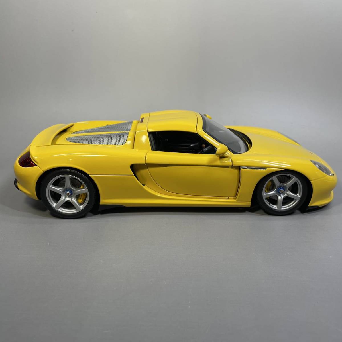 ◎ ② MINICHAMPS 1/18 PORSCHE CARRERA GT ポルシェ 0 Porsche 1&frasl;18 Metallic Irish 1