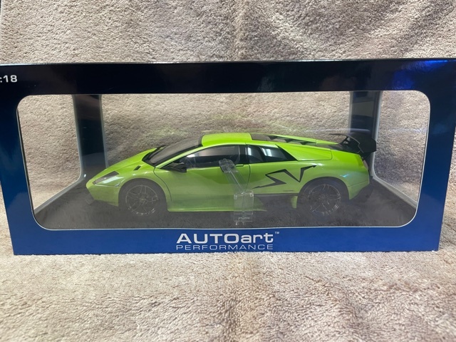 1/18 AUTOart Lamborghini Murcielago SV LP670-4 オートアート