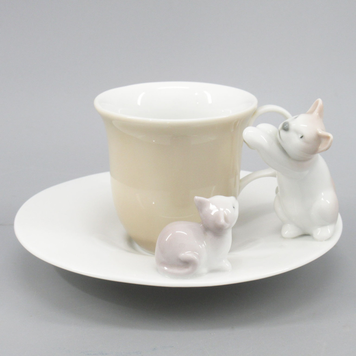1円 リヤドロ 親子猫 / 猫と蝶々 カップ＆ソーサー 計2点 Lladro/陶器